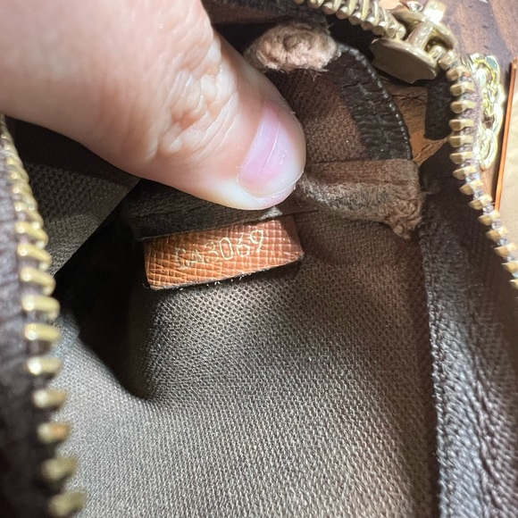 Louis Vuitton Limited Edition Trunks & Bags Mini Pochette / Key Cles/Card Holder - Picture 9 of 10